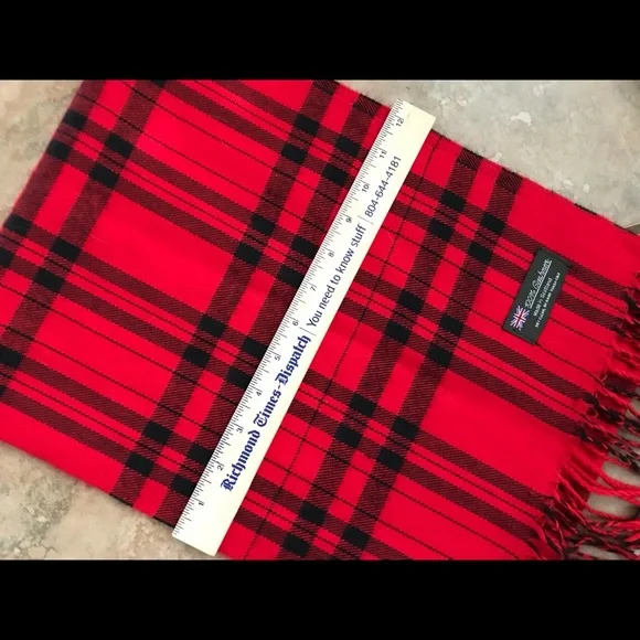 100% Cashmere Red Black Scotland Plaid Scarf 🧣 - Picture 4 of 4